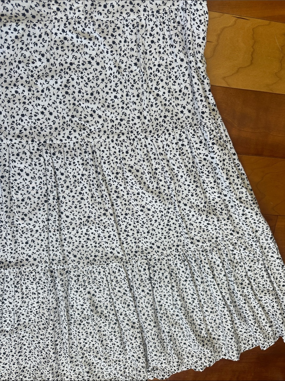 beachlunchlounge White Dress with Black Ditsy Floral Print - Picture 4 of 4